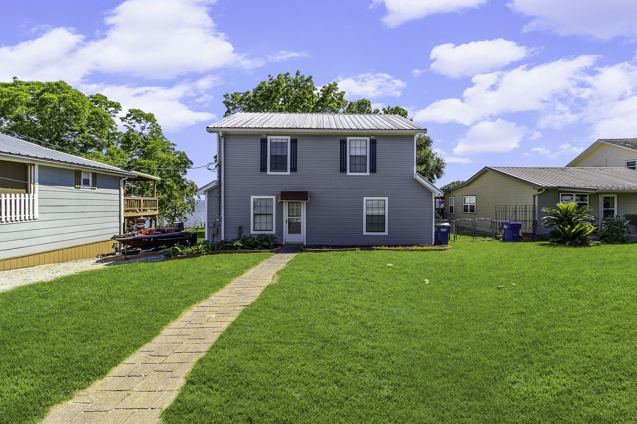 536 Weavers Cove Road Livingston, TX 77351 - Photo 2 of 44 a front view of house with yard and green space