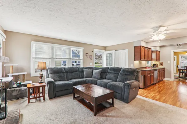 $385,000 | 375 South Lake Street, Grayslake, IL 60030