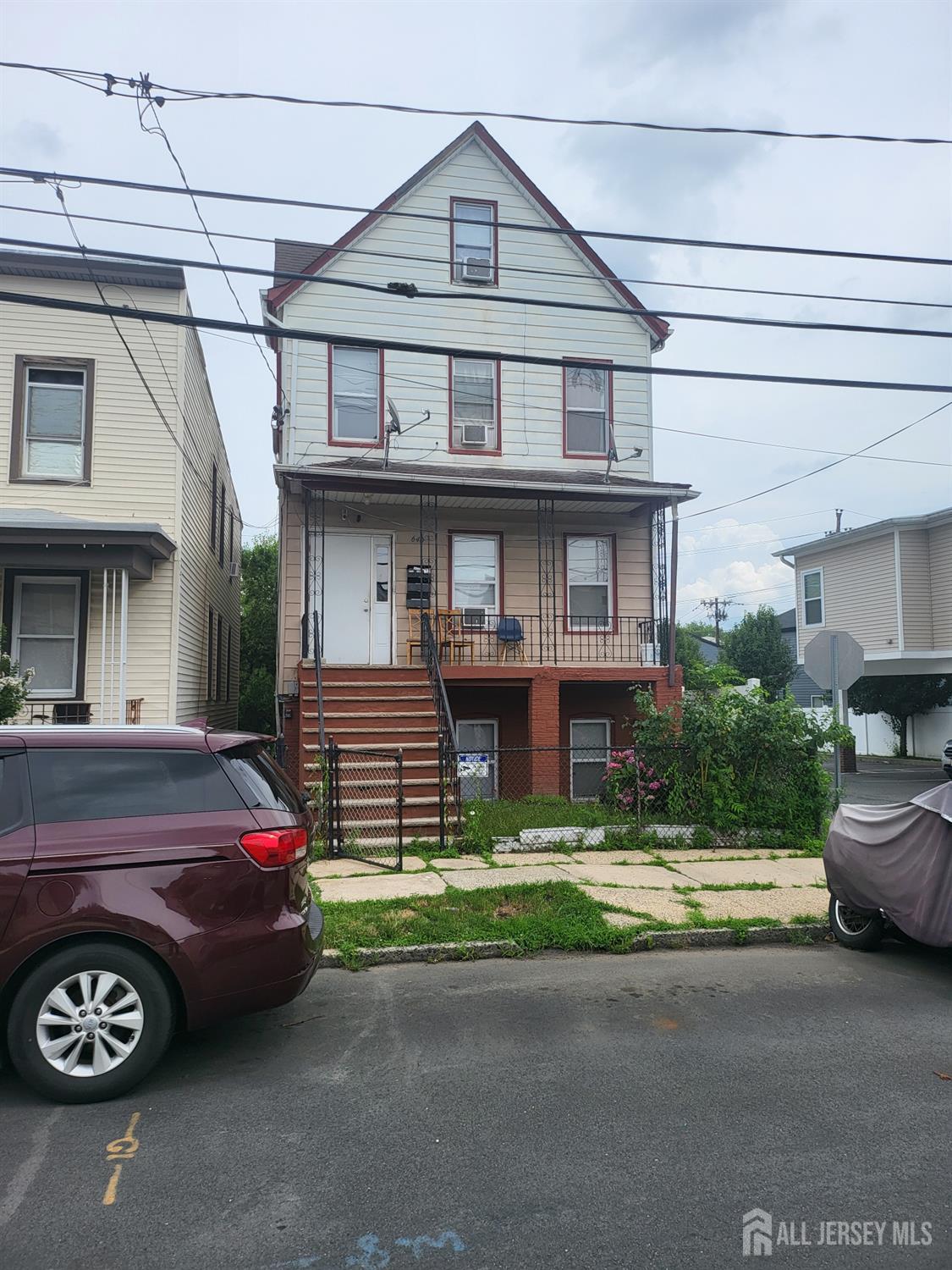 640 Elizabeth Street Perth Amboy, NJ 08861 - Photo 2 of 5