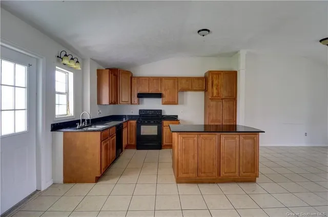 $144,999 | 6707 Oriole Circle, Iowa, LA 70647