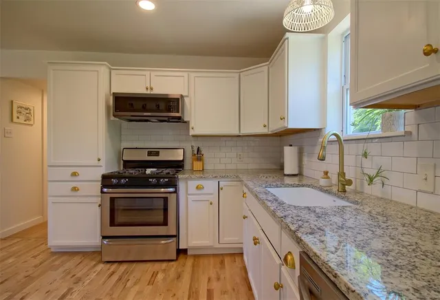 $395,000 | 2624 Lakeland Drive, Dallas, TX 75228