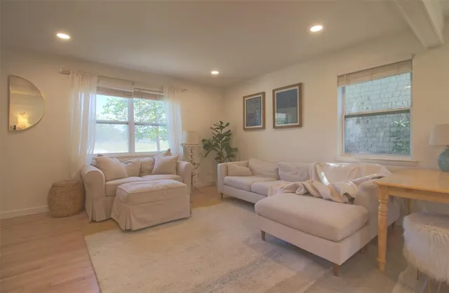 $395,000 | 2624 Lakeland Drive, Dallas, TX 75228