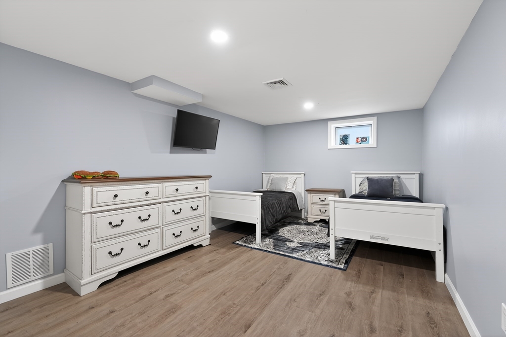 29 Elliott Street Danvers, MA 01923 - Photo 7 of 17