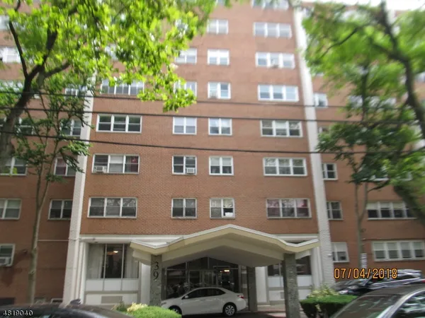 $2,595 | 39 East 39th Street, Unit D, Paterson, NJ 07514