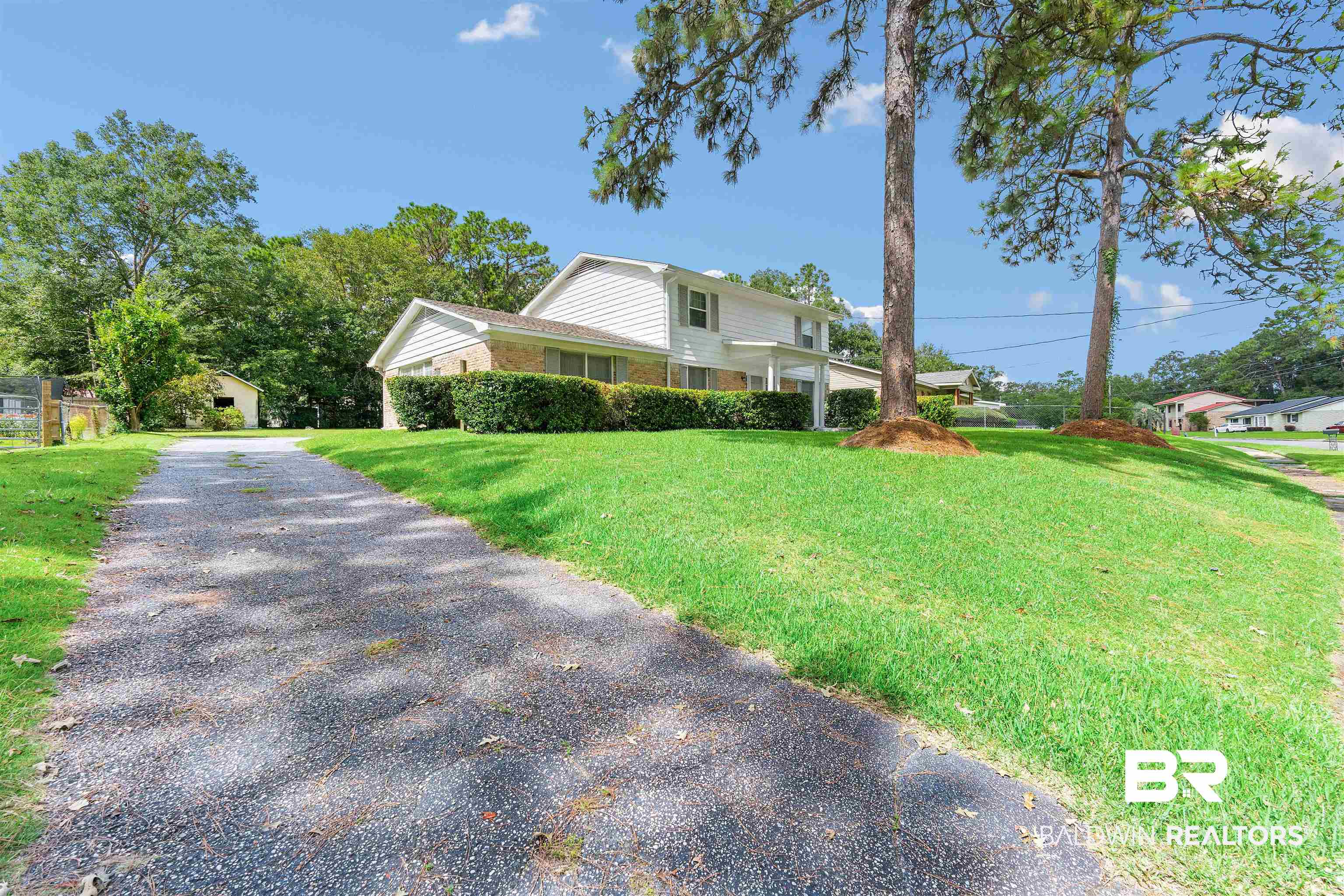 817 Challen Circle North Mobile, AL 36608 - Photo 4 of 33