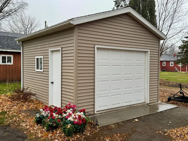 $259,900 | 111 Cherry Avenue, Bird Island, MN 55310