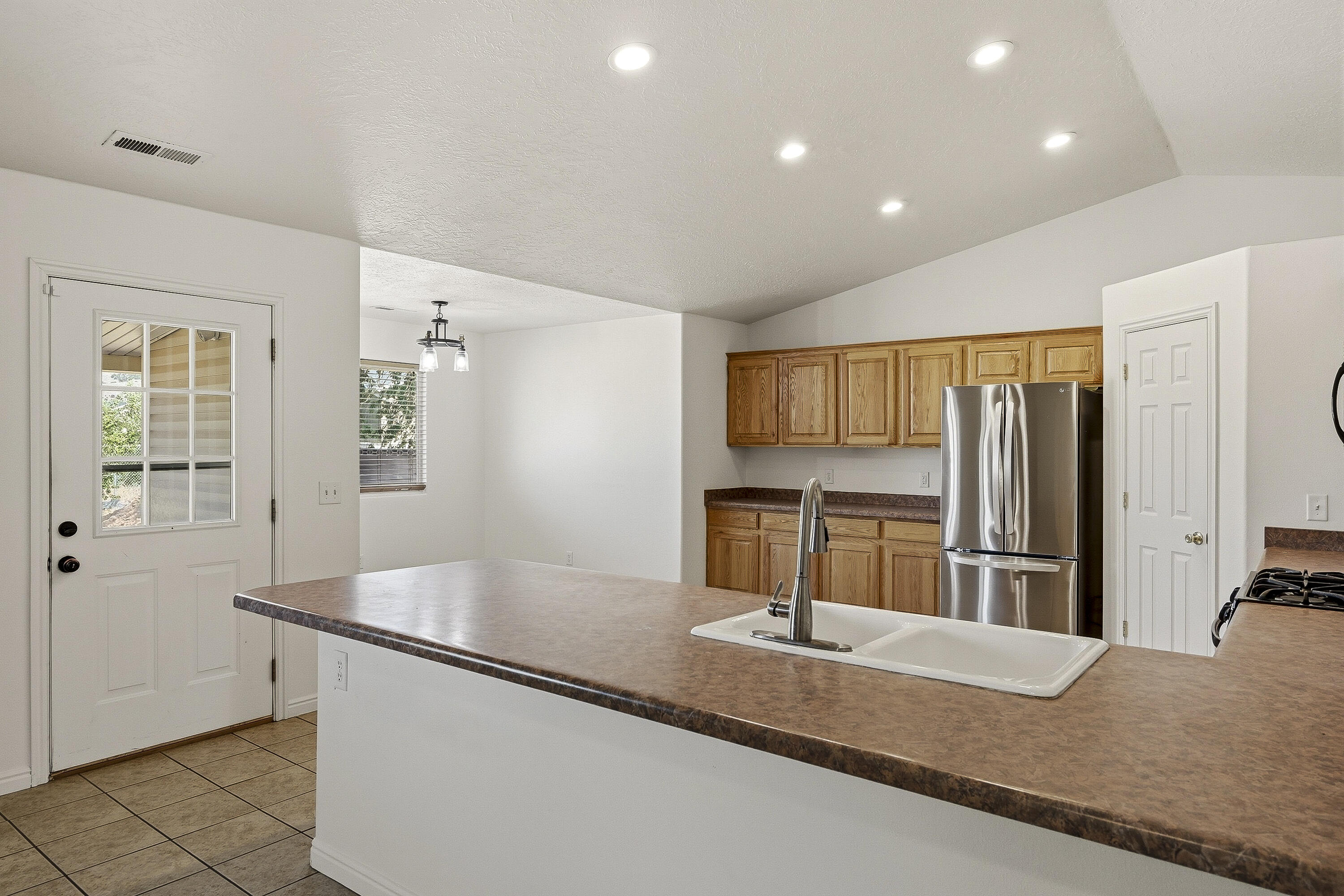 4510 North Half Mile Road Cedar City, UT 84721 - Photo 10 of 48 Patio access is located right off the kitchen.