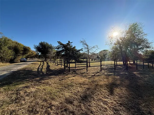 $305,000 | 1865 Southeast County Road 2160, Corsicana, TX 75109