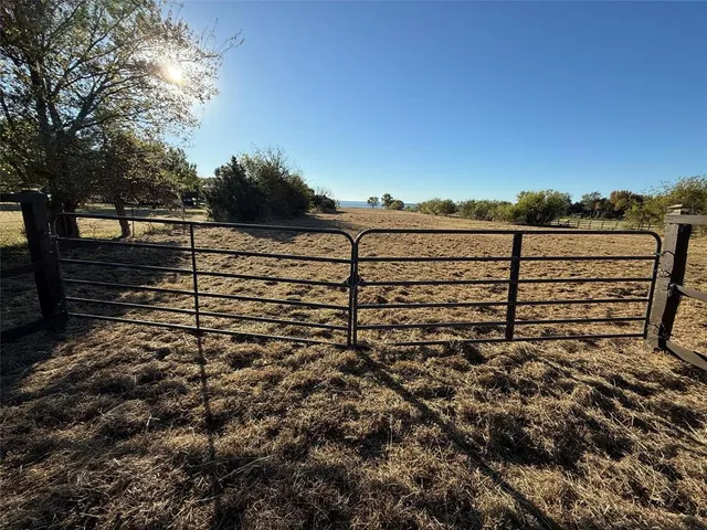 $305,000 | 1865 Southeast County Road 2160, Corsicana, TX 75109