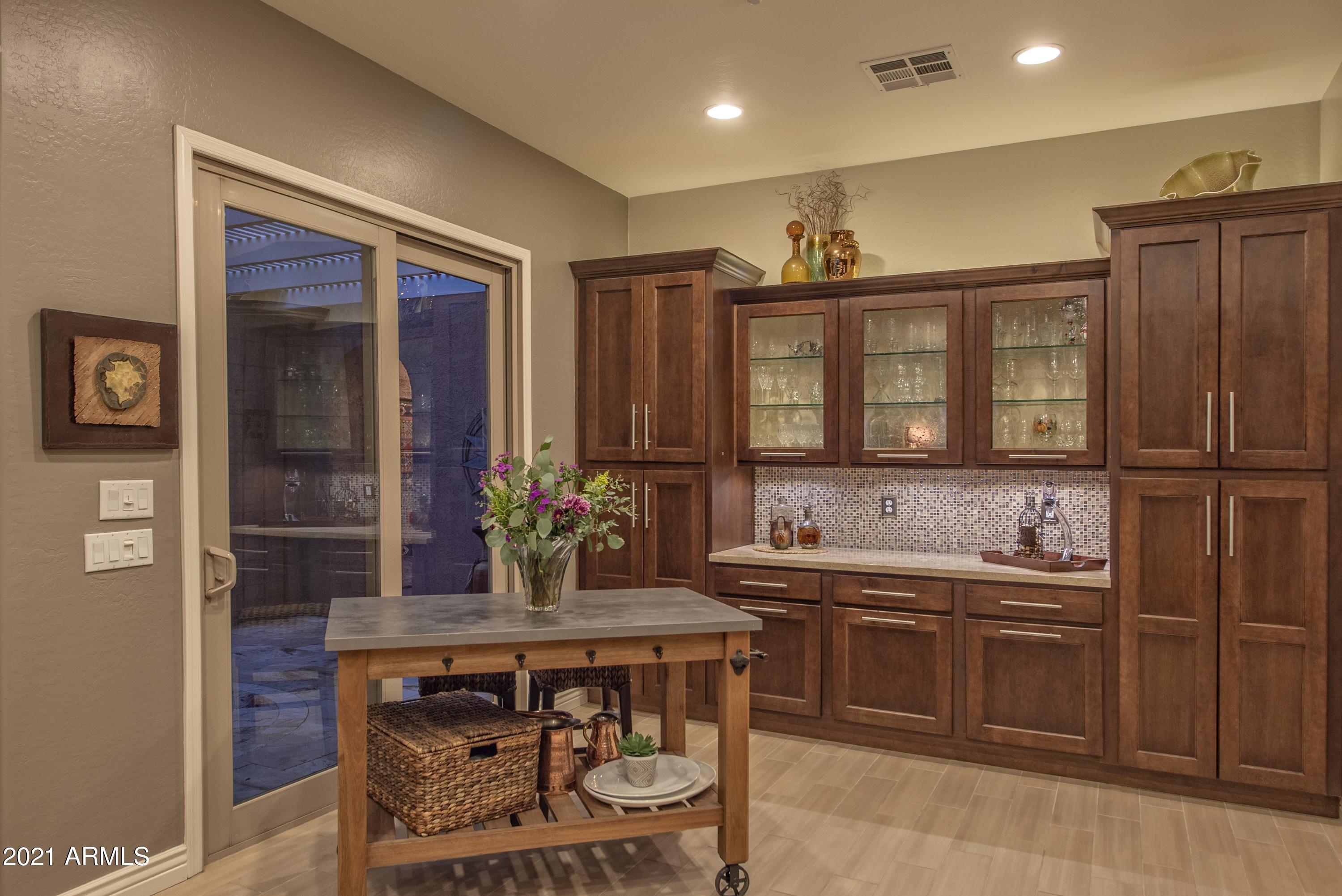 12526 West Bajada Road Peoria, AZ 85383 - Photo 11 of 41 012_Eat In Kitchen