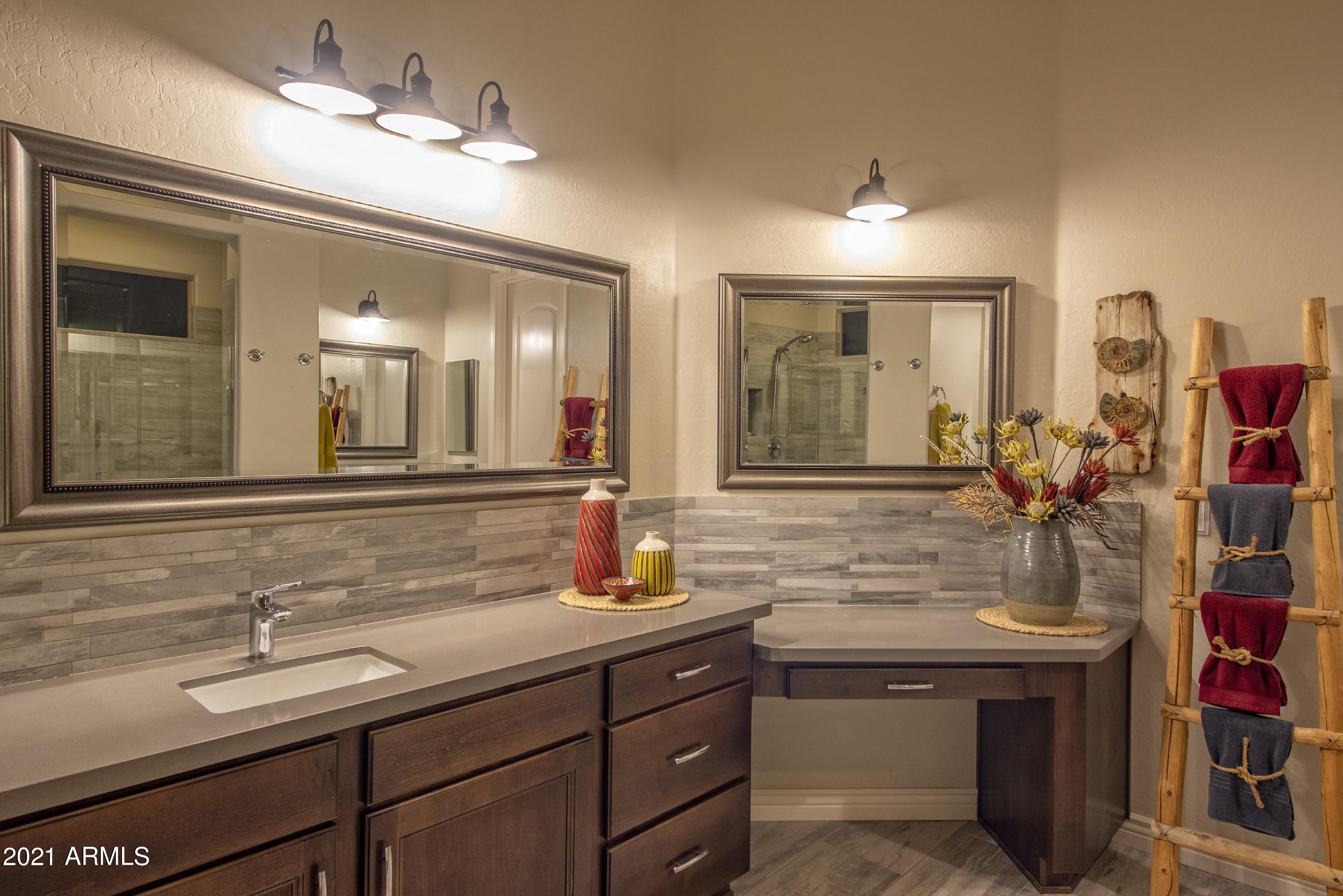 12526 West Bajada Road Peoria, AZ 85383 - Photo 14 of 41 015_Master Bath