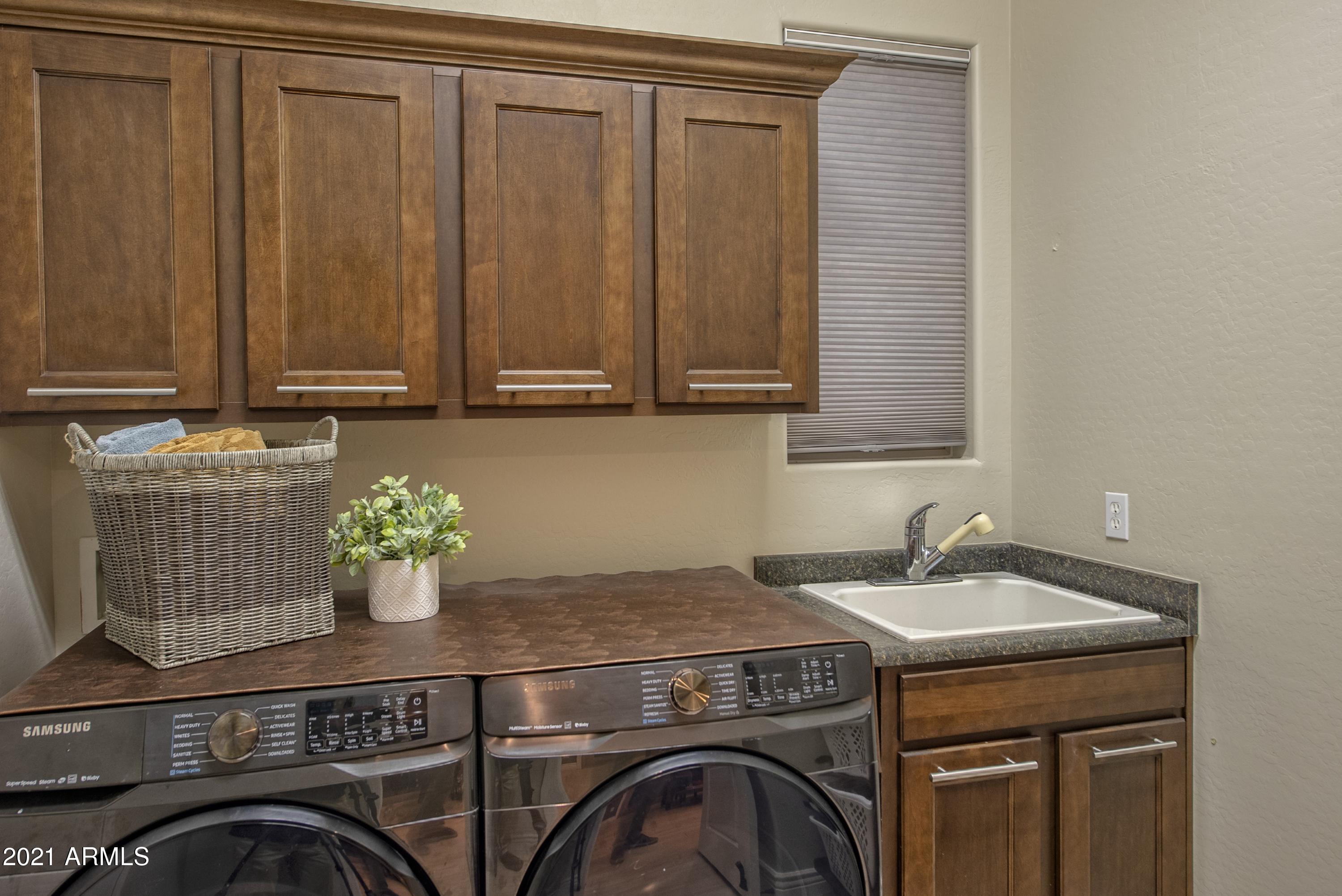 12526 West Bajada Road Peoria, AZ 85383 - Photo 16 of 41 017_Laundry