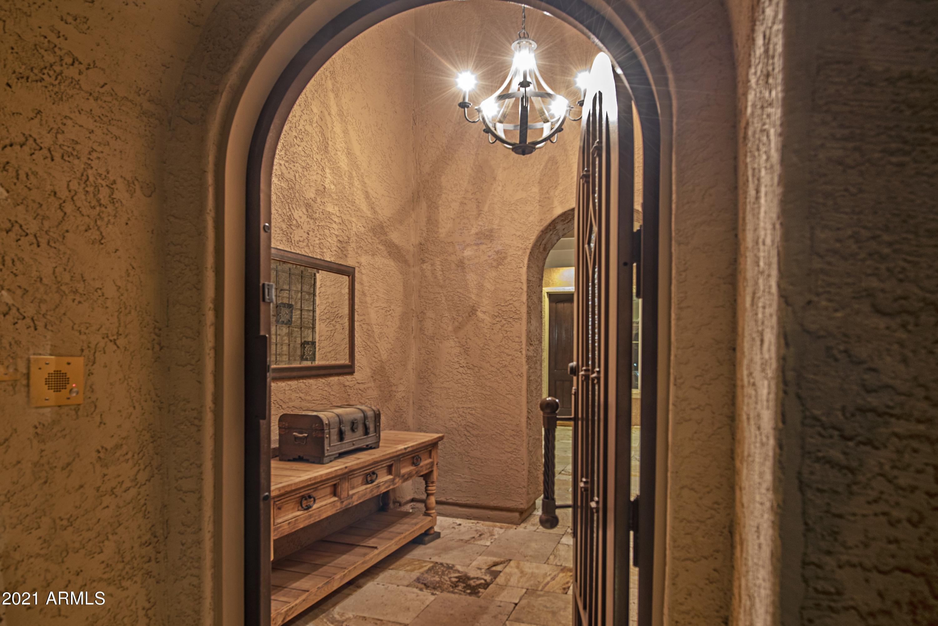 12526 West Bajada Road Peoria, AZ 85383 - Photo 4 of 41 004_Welcome In