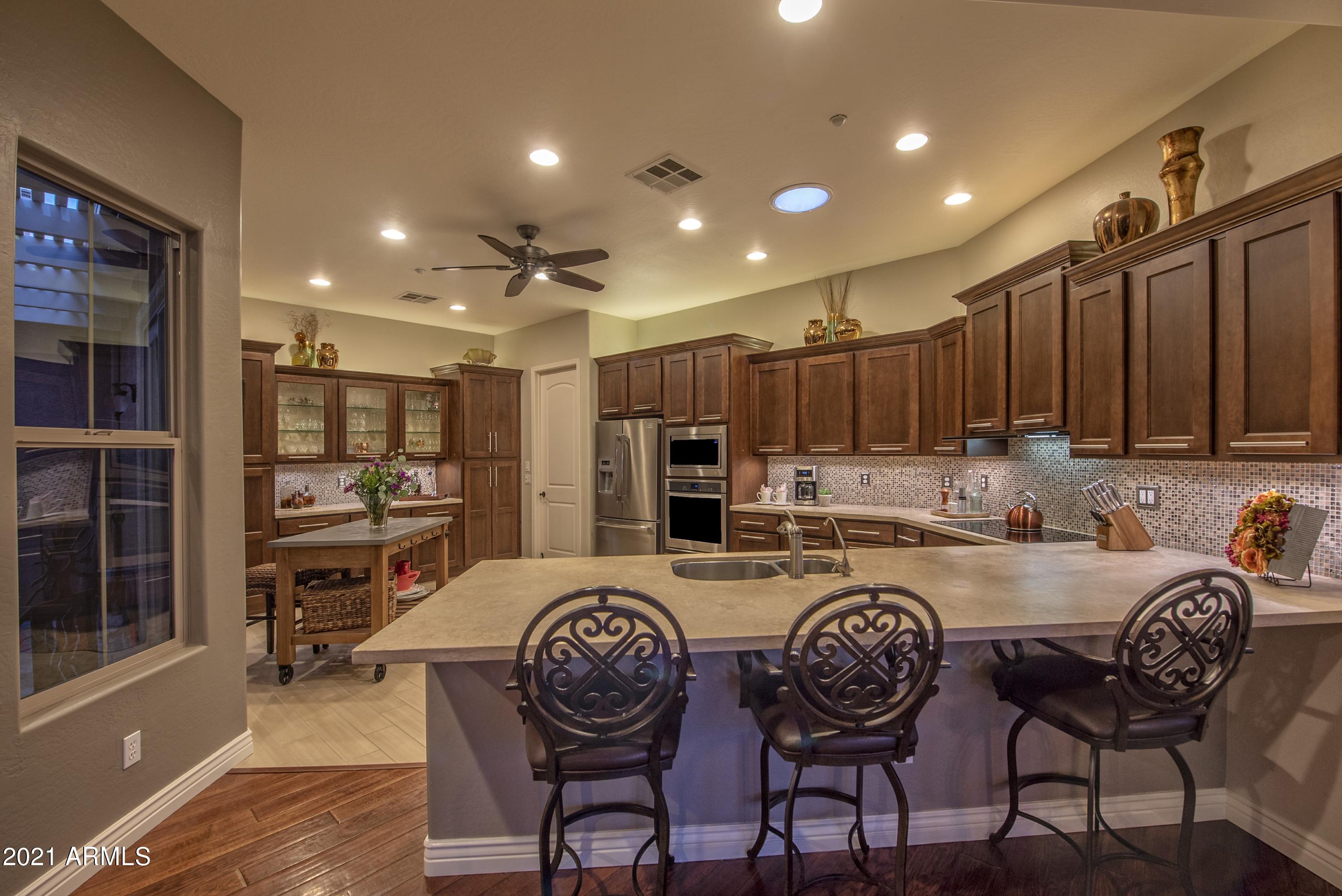 12526 West Bajada Road Peoria, AZ 85383 - Photo 8 of 41 009_Kitchen
