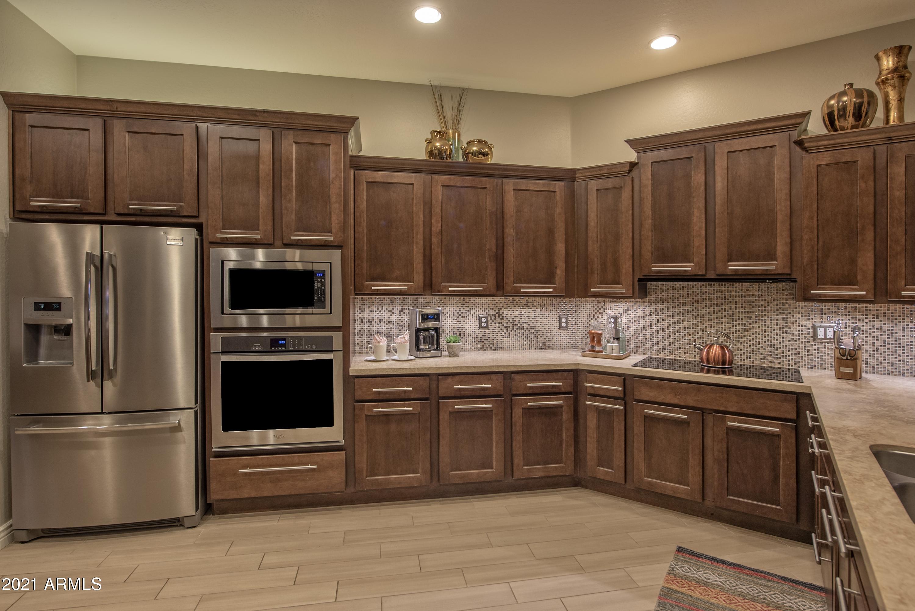 12526 West Bajada Road Peoria, AZ 85383 - Photo 9 of 41 010_Kitchen Detail