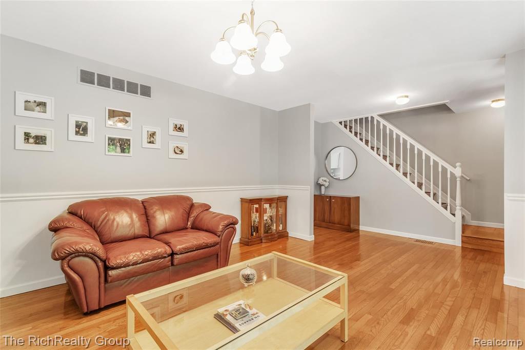 788 Francis Street Rochester Hills, MI 48307 - Photo 12 of 53
