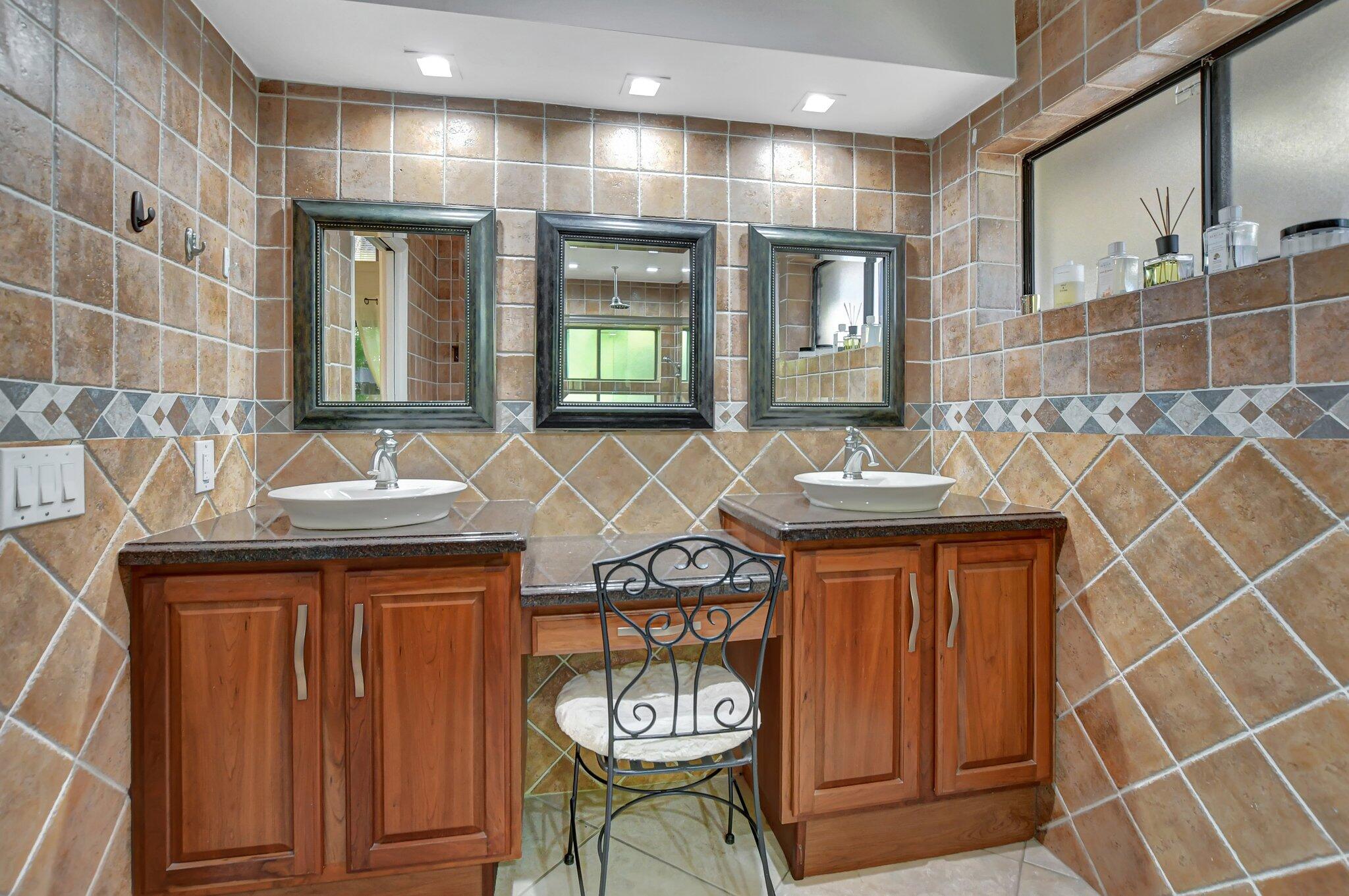 7611 Sierra Terrace West Boca Raton, FL 33433 - Photo 22 of 43 Primary Bath