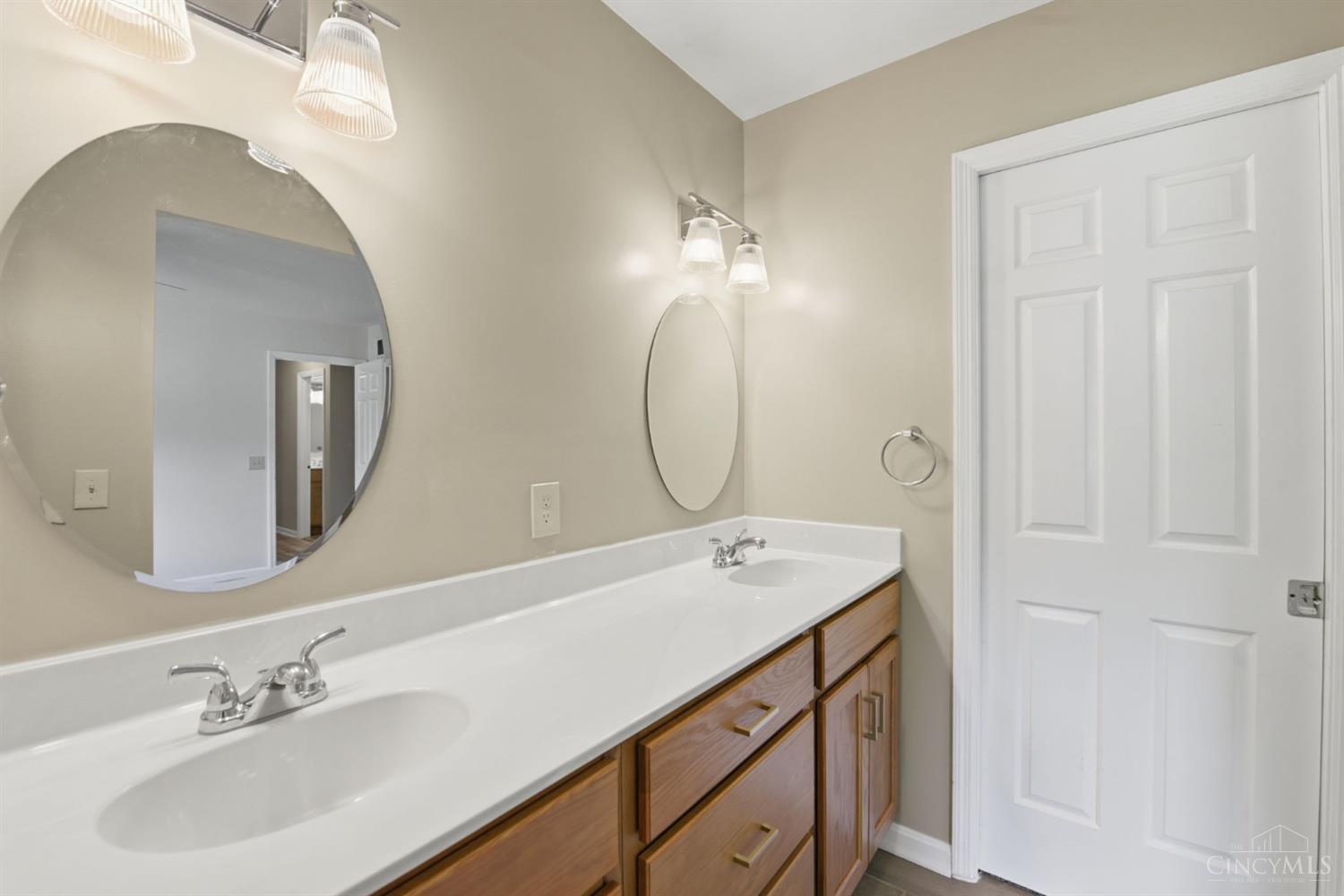 5346 Werk Road, Unit D1 Cincinnati, OH 45248 - Photo 14 of 49