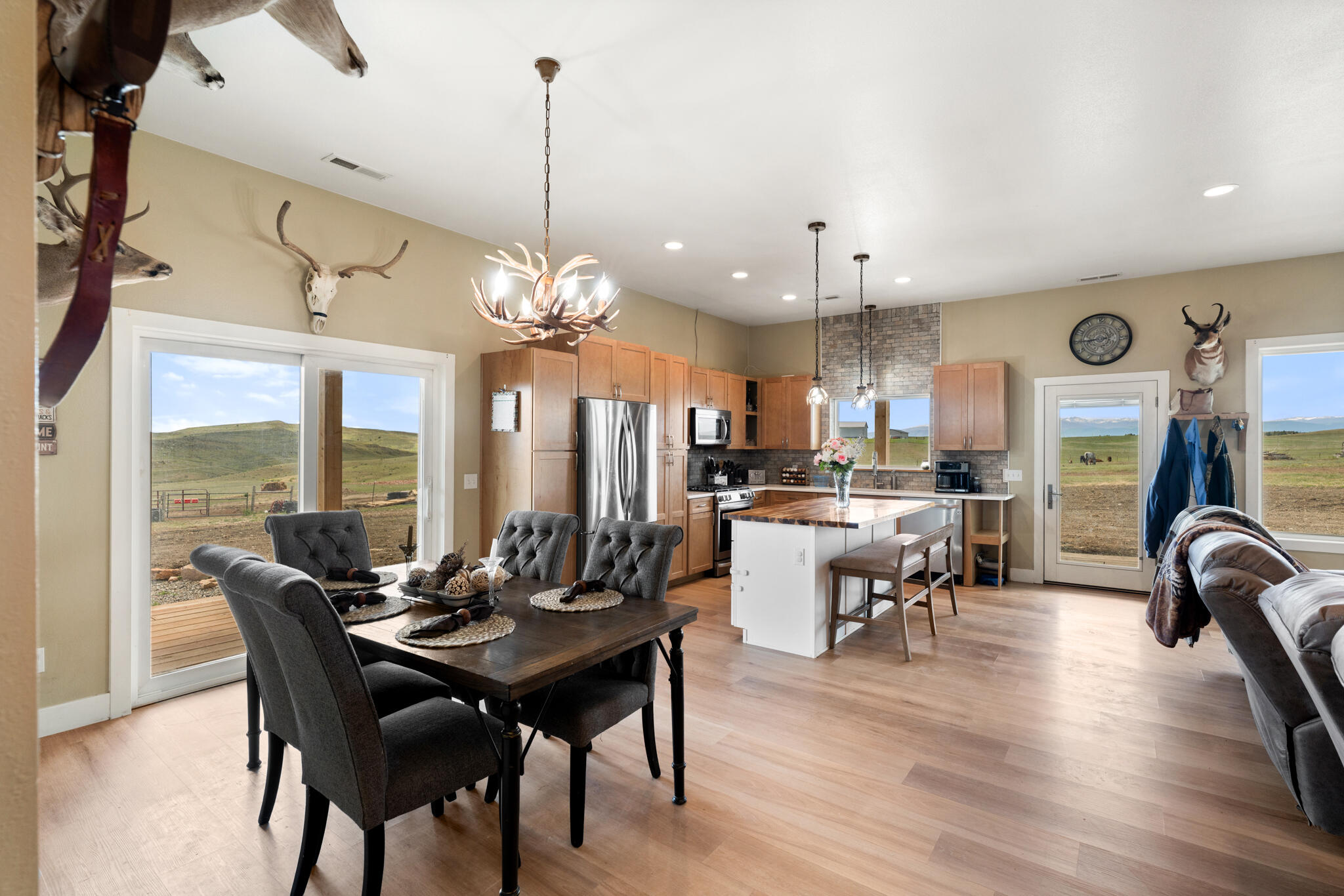134 Beatty Spur Road Sheridan, WY 82801 - Photo 3 of 30 Great Room