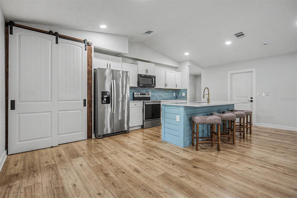 2333 Citrus Hill Road Palm Harbor, FL 34683 - Photo 8 of 30