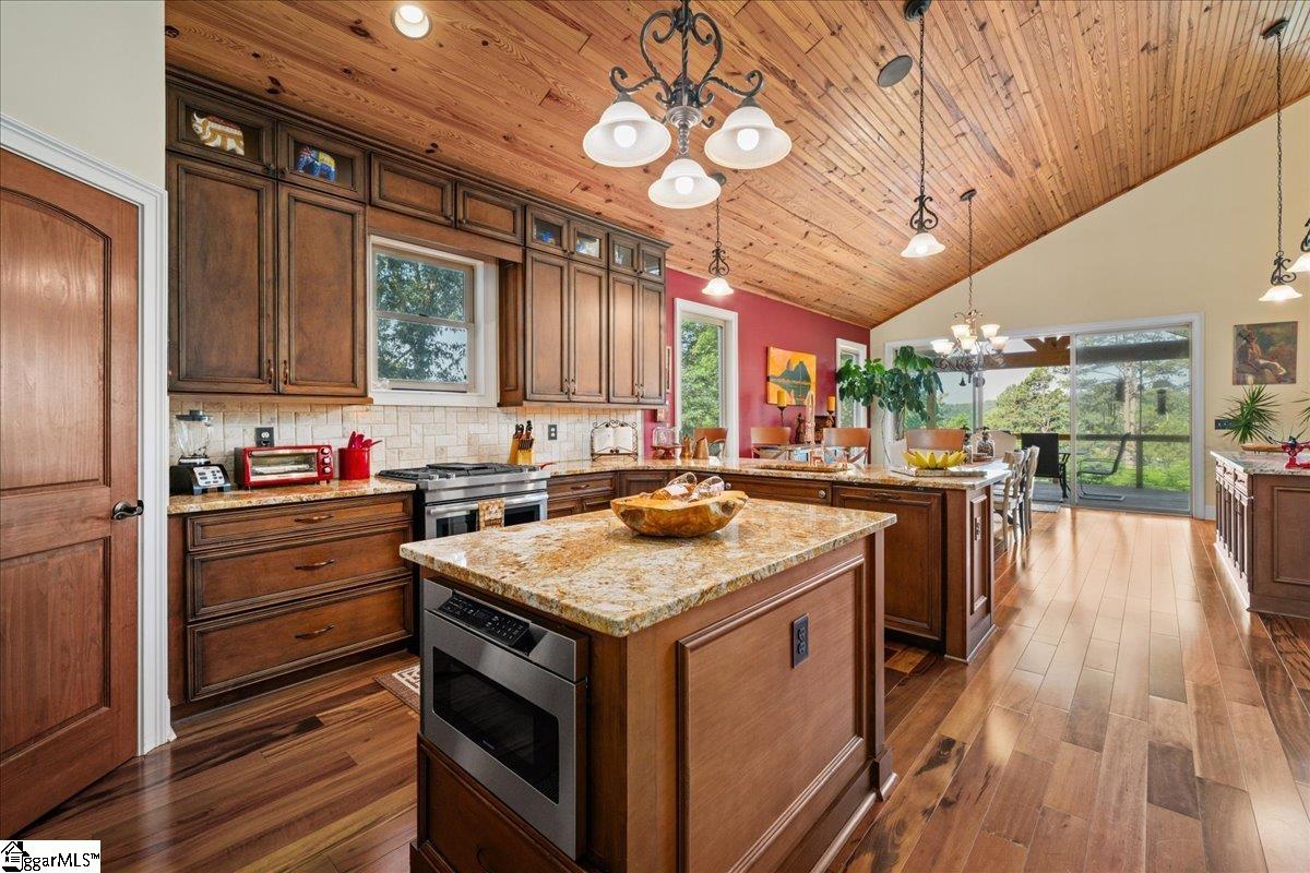 115 Keowee Overlook Road West Union, SC 29696 - Photo 18 of 47
