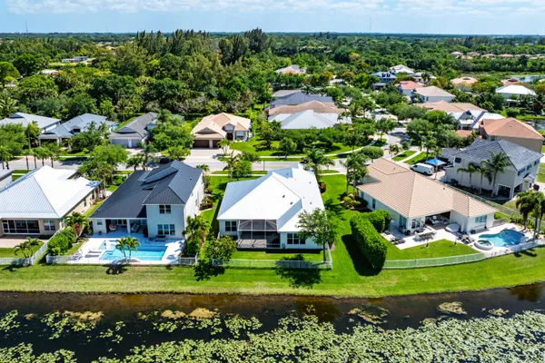 $895,000 | 9009 New Hope Court, Royal Palm Beach, FL 33411
