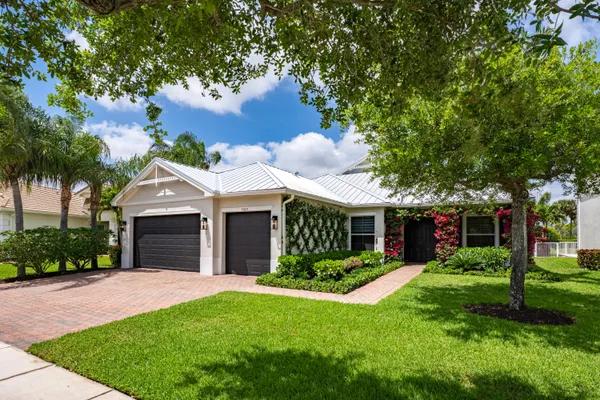 $895,000 | 9009 New Hope Court, Royal Palm Beach, FL 33411