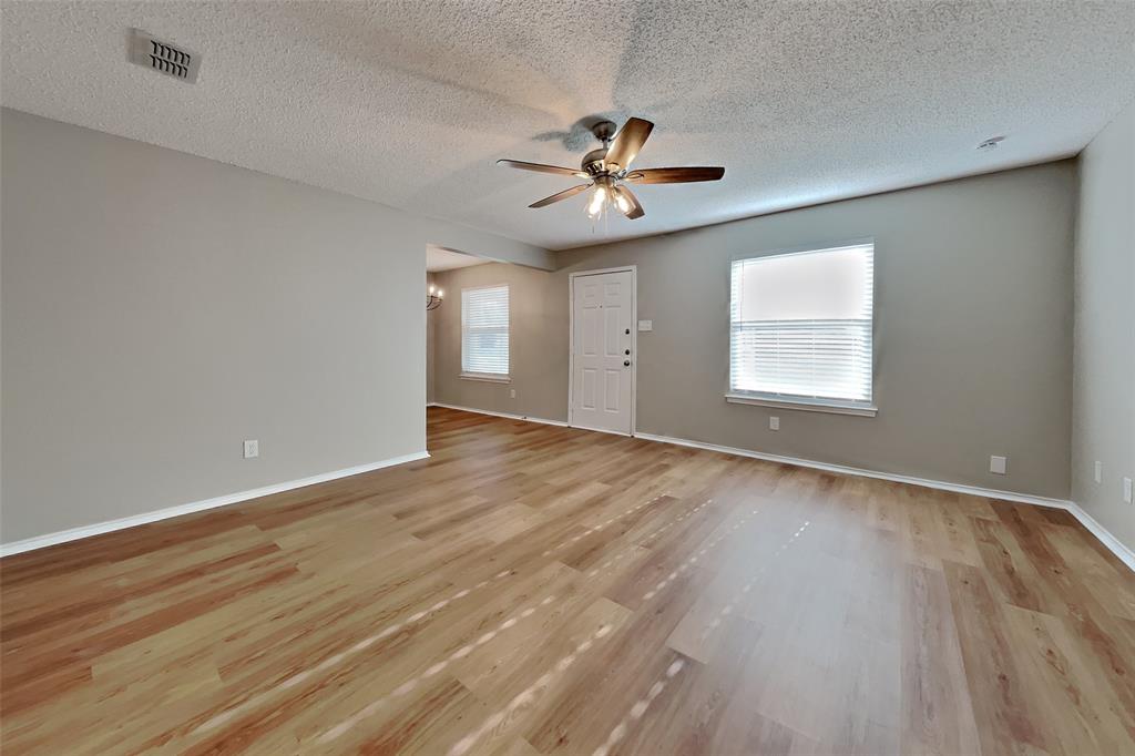 912 Blue Ridge Drive Burleson, TX 76028 - Photo 3 of 19 Gallery Image 3