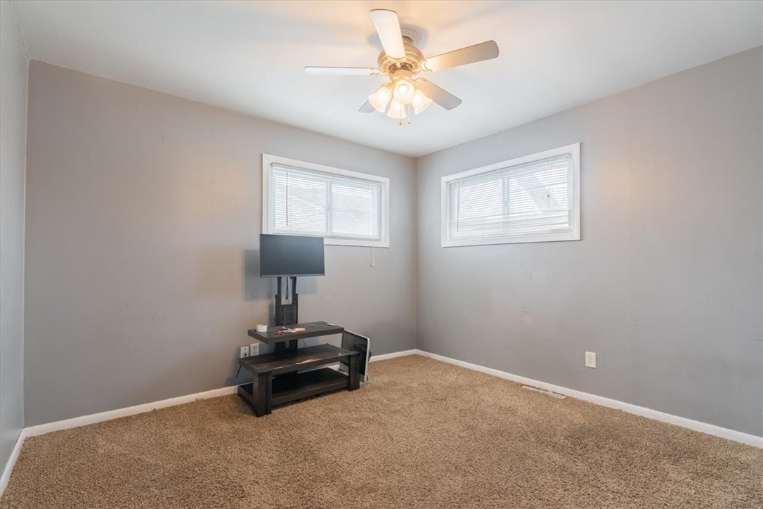 3037 South Wheatland Road Decatur, IL 62521 - Photo 12 of 20 Gallery Image 12