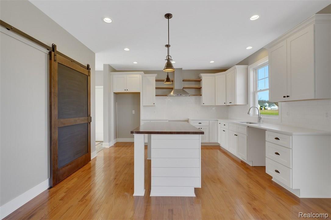 2814 Clivedon Road Howell, MI 48843 - Photo 6 of 28 dsc05240-dsc05244.jpg