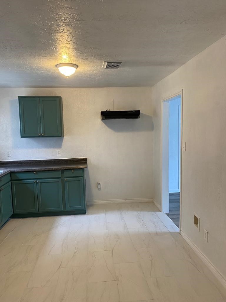 5237 Carmen Street Houston, TX 77033 - Photo 15 of 31 Gallery Image 15