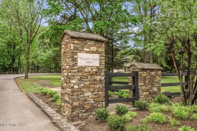 $649,500 | 6264 Valley Oaks Drive, Olive Branch, MS 38654