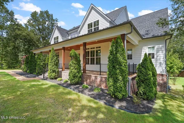 $649,500 | 6264 Valley Oaks Drive, Olive Branch, MS 38654
