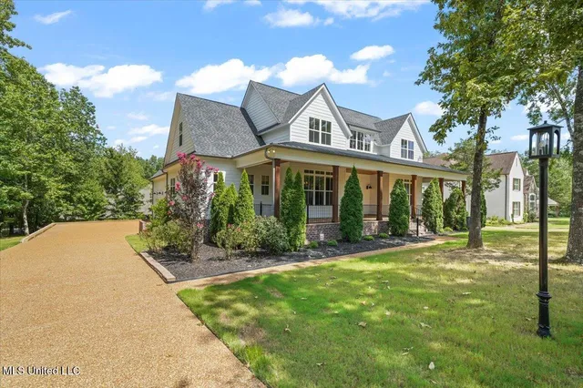 $649,500 | 6264 Valley Oaks Drive, Olive Branch, MS 38654