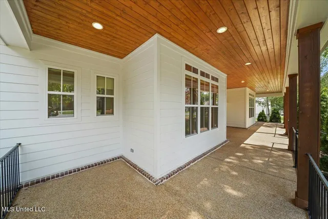 $649,500 | 6264 Valley Oaks Drive, Olive Branch, MS 38654