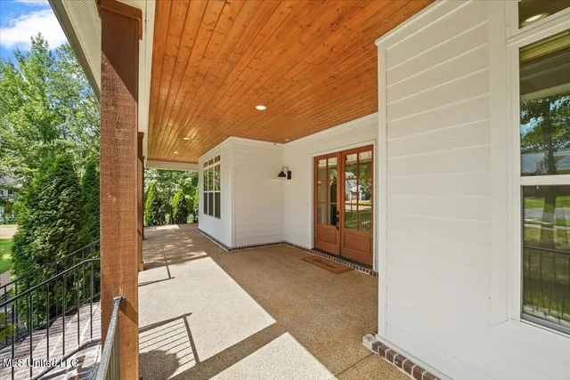 $649,500 | 6264 Valley Oaks Drive, Olive Branch, MS 38654