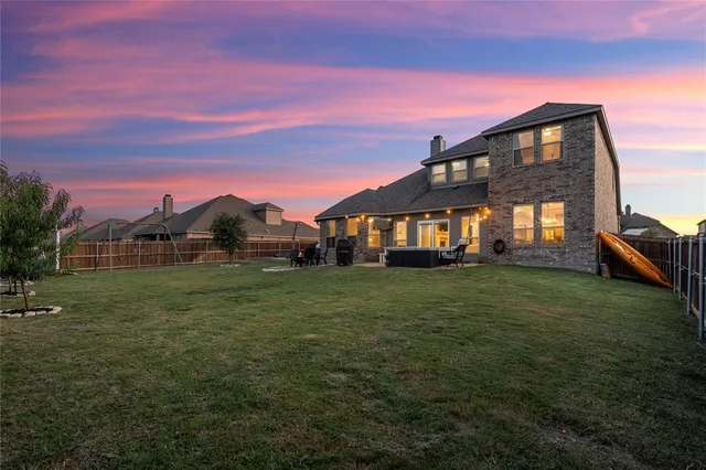 $625,000 | 1074 Waverly Drive, Hewitt, TX 76643