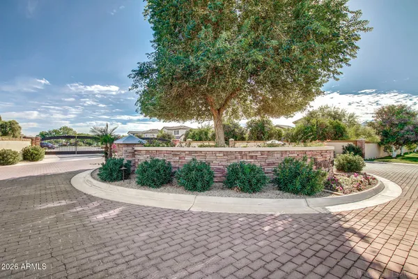 $219,900 | 3830 East Lakewood Parkway East, Unit 3146, Phoenix, AZ 85048