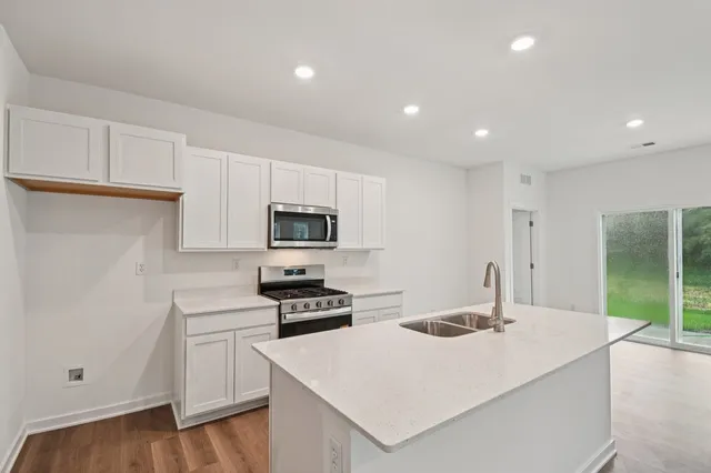 $298,990 | 6365 Maple Glen Drive, Wonder Lake, IL 60097