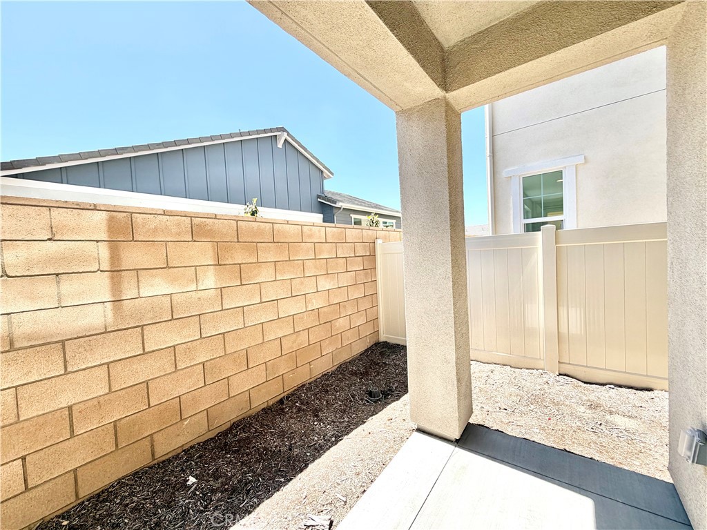 29561 Monarch Road Menifee, CA 92586 - Photo 31 of 35 a bathroom with a shower
