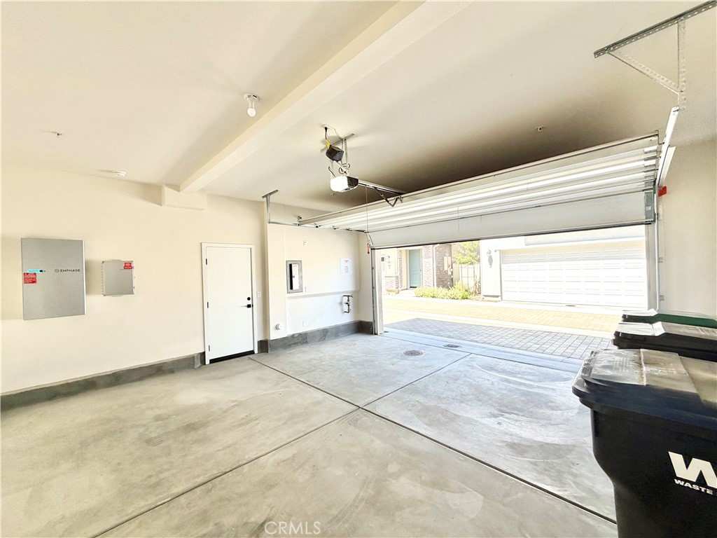 29561 Monarch Road Menifee, CA 92586 - Photo 33 of 35 a view of an empty room and window