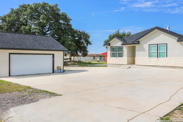 $510,000 | 3163 Farm To Market 2504, Poteet, TX 78065
