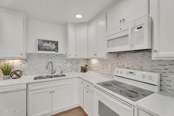$225,000 | 425 South Parkcrest, Unit 316, Mesa, AZ 85206