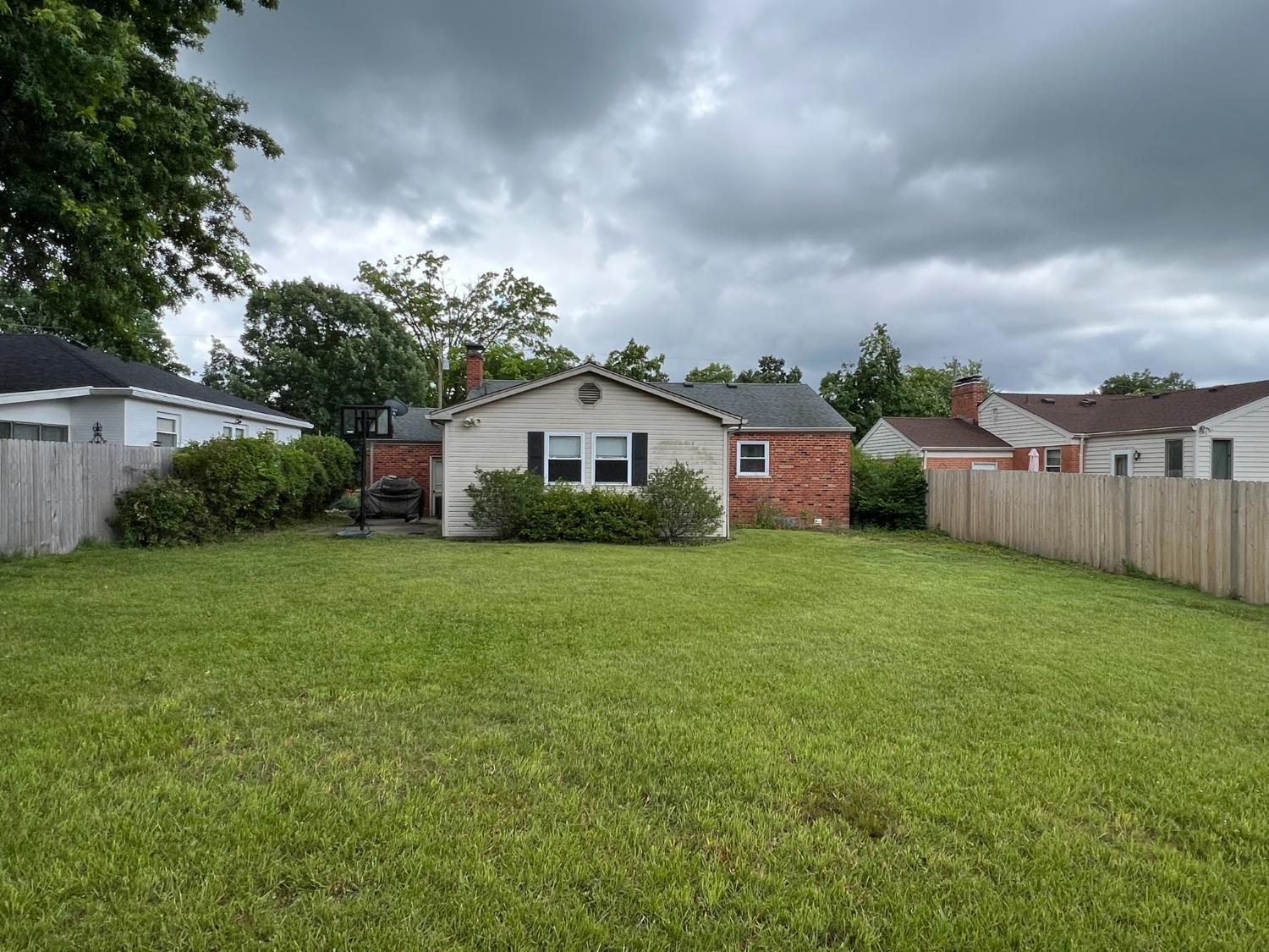 3124 Locust Log Lane Cincinnati, OH 45239 - Photo 15 of 28