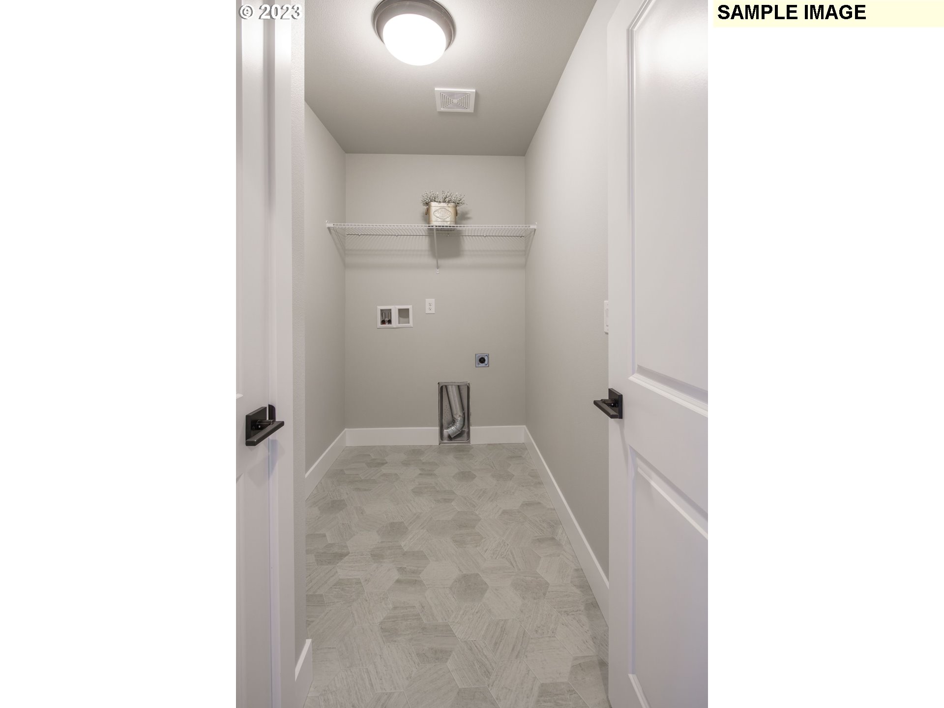 17801 Northwest 7th Avenue, Unit 76 Ridgefield, WA 98642 - Photo 20 of 20 a view of a hallway with closet