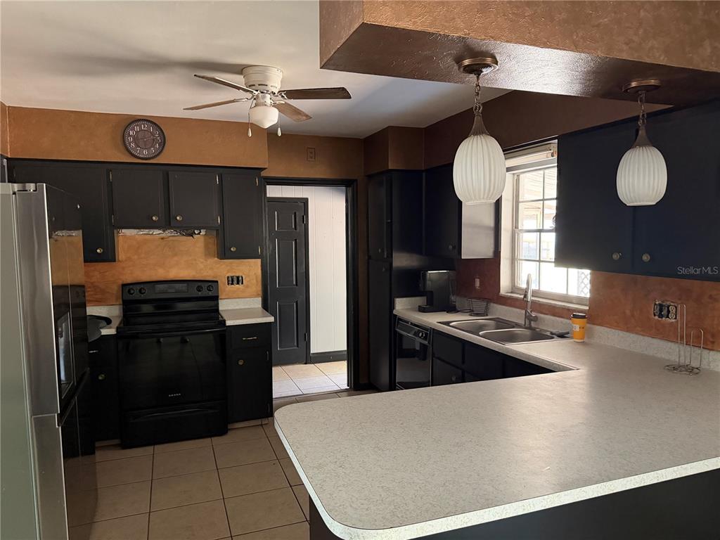 10720 Bryan Road Tampa, FL 33610 - Photo 7 of 11