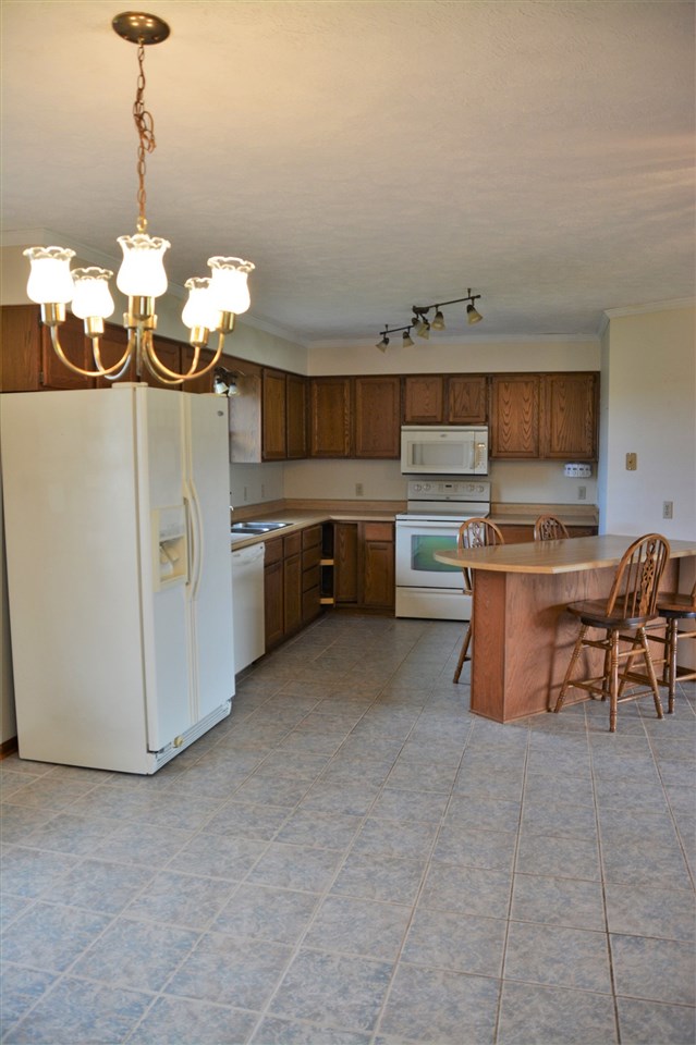 211 Cold Springs Road Stuarts Draft, VA 24477 - Photo 7 of 20 Gallery Image 7