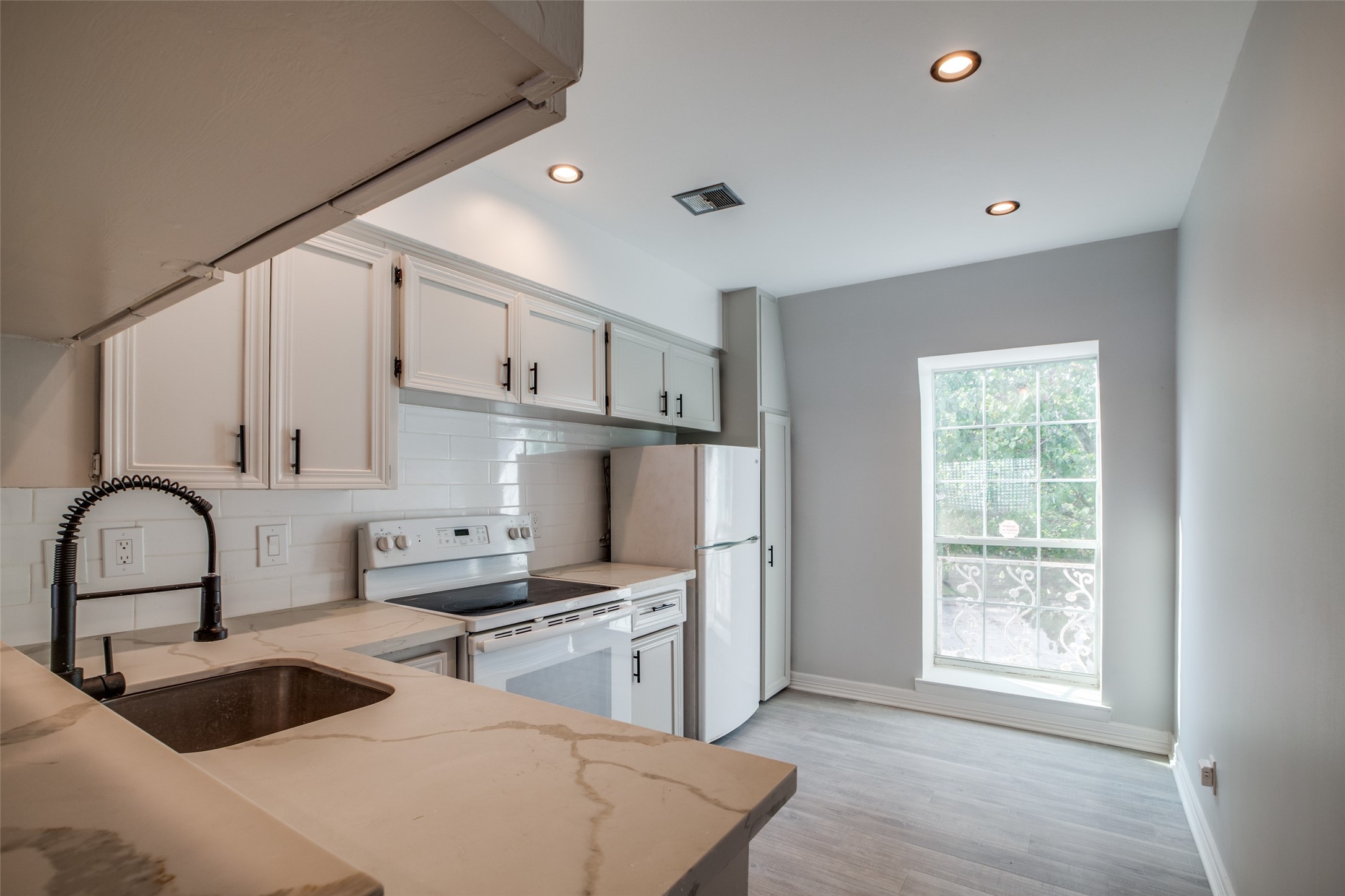 9025 Rue Cambon Street, Unit 66 Houston, TX 77074 - Photo 12 of 34
