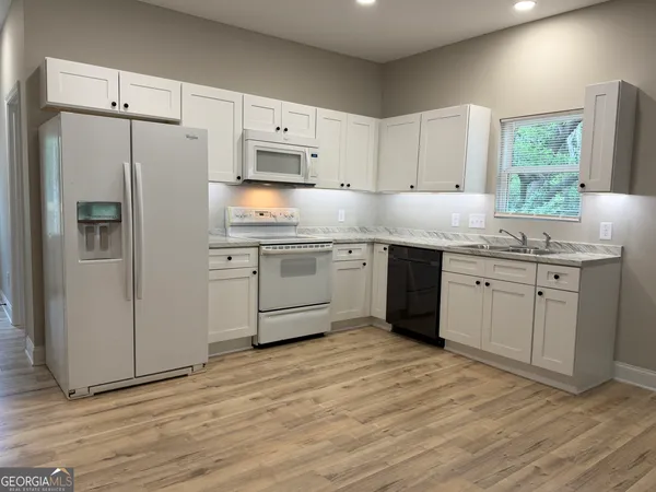 $1,600 | 326 South McIntosh Street, Elberton, GA 30635