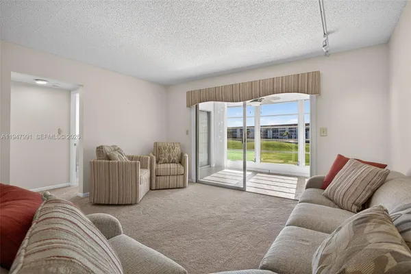 $1,900 | 3502 Bimini Lane, Unit E2, Coconut Creek, FL 33066